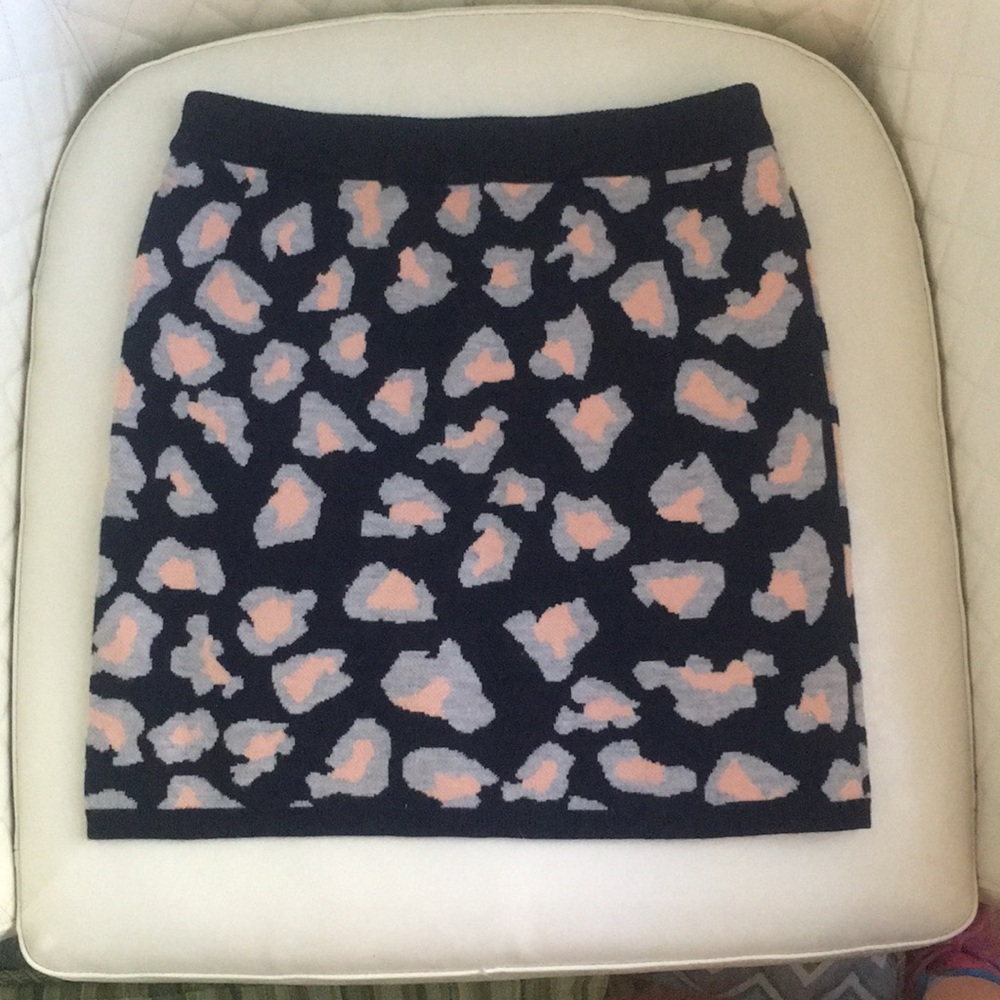 Club Monaco fitted skirt